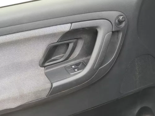 1x Skoda Fabia 5J Stufenheck Türverkleidung Verkleidung Tür vorne links Griff Öf (187244)