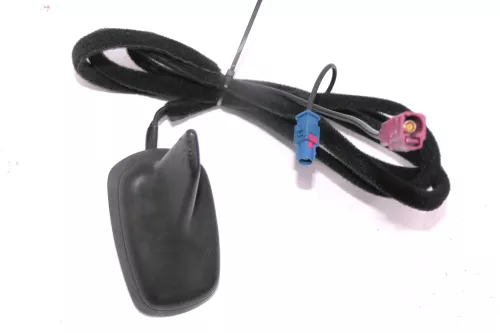 Audi A3 8P Antenne 8P0035503K original Haifisch Navi Antenensockel Dachantenne (109995)