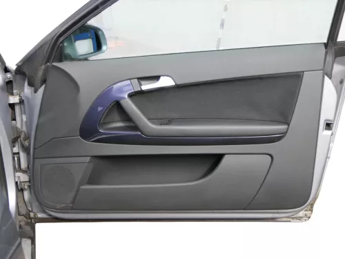 1x Audi A3 8P Türverkleidung Verkleidung Tür vorne rechts schwarz 2/3-Türer