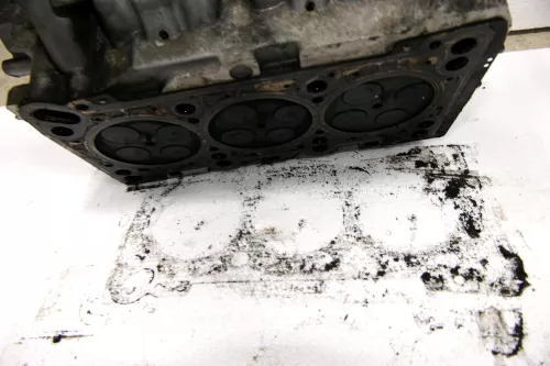 Audi A4 B5 A6 4B A8 Zylinderkopf LINKS Kopf Ventile 2,5TDI 110kw150PS AKN AKE (106378)