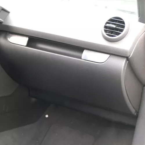 Audi A3 8P Handschuhfach schwarz Handschuhfachdeckel Deckel Klappe Sportback