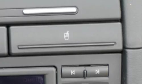 Audi A4 8H Cabrio Becherhalter Dosenhalter Getränkehalter vorne 8H1862534A