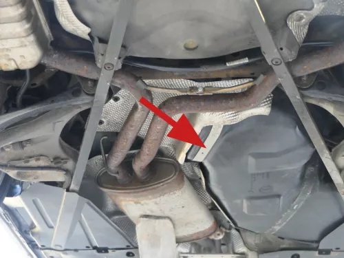 A4 8E B6 B7 Tankband Spannband Band Halter Benzin 8E0201653AF links