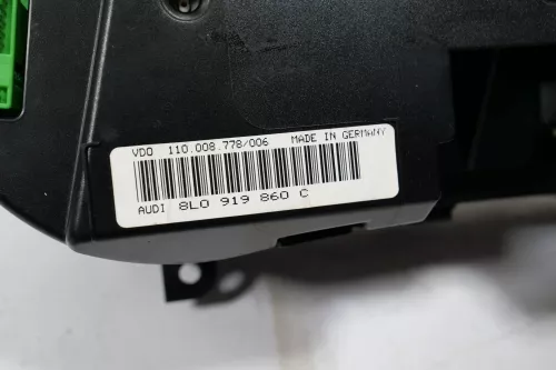 Audi A3 8L Tacho Tachometer Kombiinstrument 8L0919860C 199000km Benziner 260km/h (200426)
