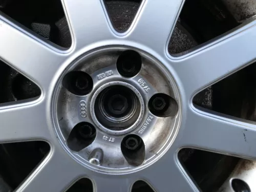 1x Audi A4 8E B6 B7 A6 4F Alufelge 8E0601025AC 7,5j x17H2 ET43 nur Felge (200532)