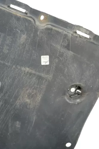 Passat 3C B8 Unterbodenverkleidung Verkleidung links unten Abdeckung 3Q0825505 (200675)