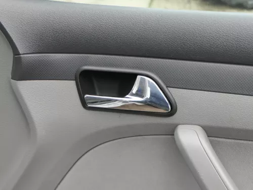 1x VW Caddy 3 2K Türverkleidung Verkleidung Tür vorne rechts grau (201013)