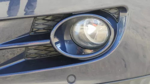 VW Tiguan 5N 1x Nebelscheinwerfer rechts + 1x Blende Gitter rechts