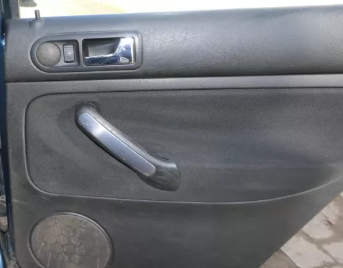 1x VW Golf 4 1J Limousine Türverkleidung Verkleidung Tür hinten rechts schwarz (201335)