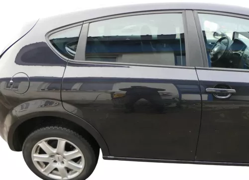 Seat Leon 1P Tür hinten rechts schwarz LC9Z metallic - ohne Anbauteile