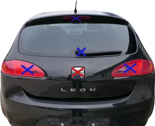 Seat Leon 1P Heckklappe Klappe hinten Kofferraumklappe schwarz LC9Z + Scheibe