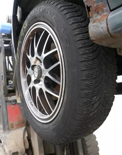 Polo 9N Ibiza 6J Alufelgen Reifen 185/60 R15 Felgen Winterreifen ca.4mm KBA48174