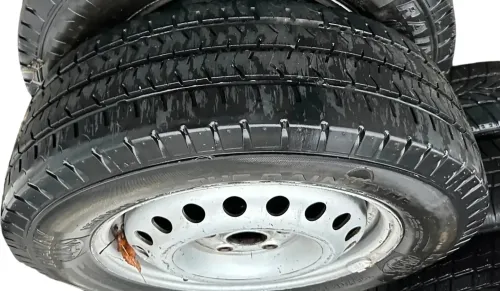 1x VW T4 Felgen Reifen 195/70 R15C 104/102R Sommerreifen 6jx15H2 ET55 6mm