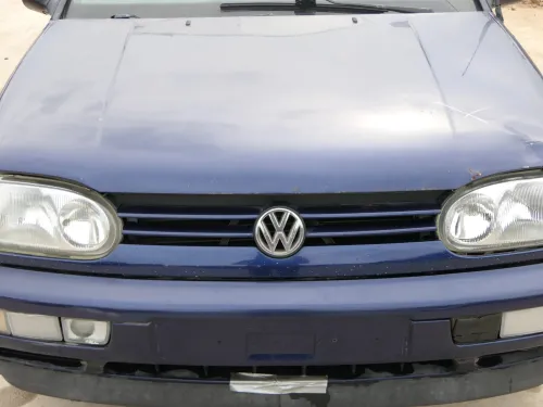 VW Golf 3 Grill Kühlergrill VW Zeichen Logo Grillleiste Leiste blau LC5L (202443)