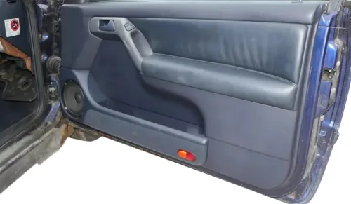 Golf 4 3 1E Cabrio 1E Türverkleidung Verkleidung Tür vorne rechts LEDER blau