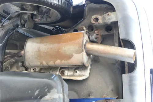 VW Golf 3 Auspuff Mitteltopf + Endschalldämpfer 1,8 AAM ANN Benziner